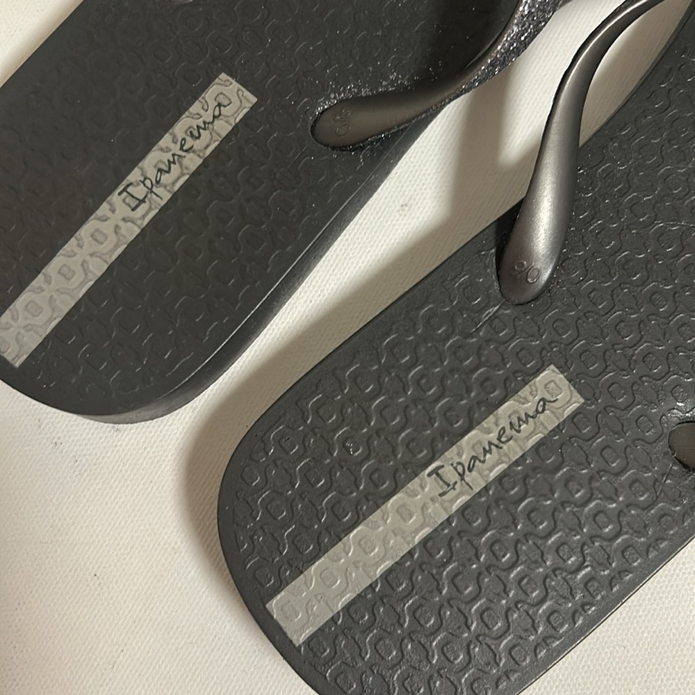 Black Ipanema sandals - Picture 9 of 13
